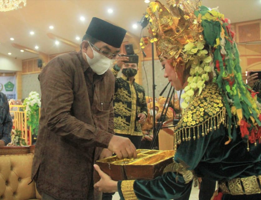 Hadiri Perpisahan MAN I, Bupati UAS Dorong Siswa Lanjutkan Pendidikan