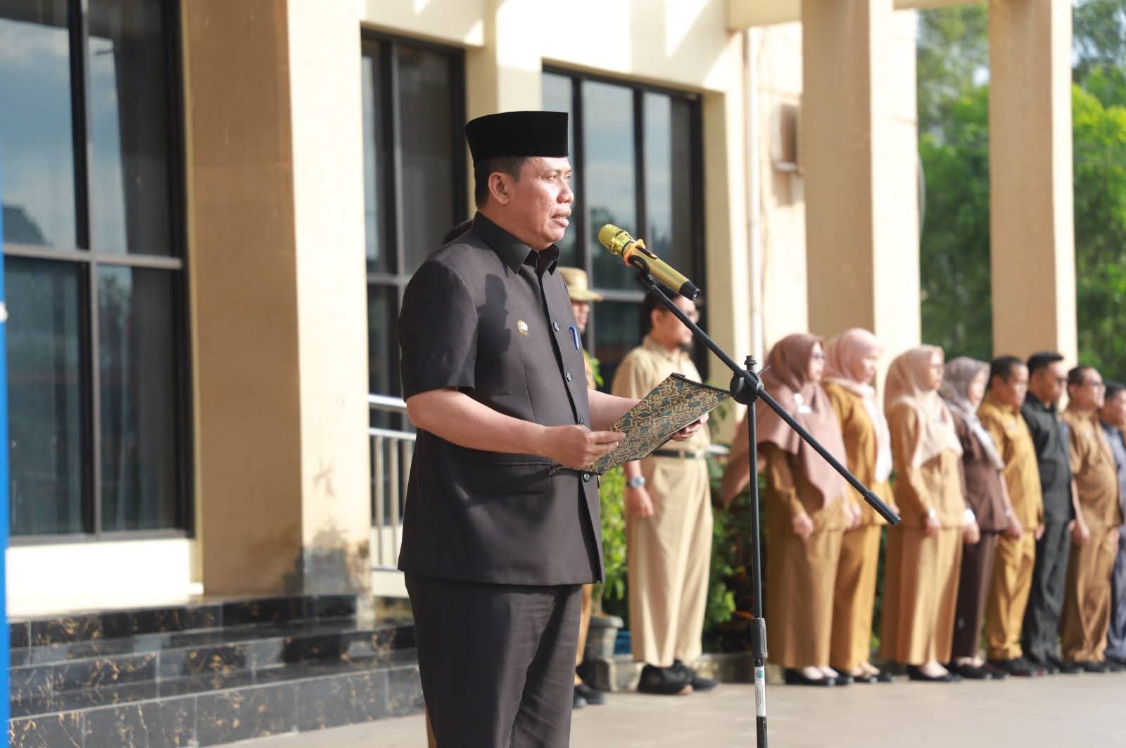 Wabup Tekankan Sinergi dan Kinerja ASN dalam Apel Gabungan