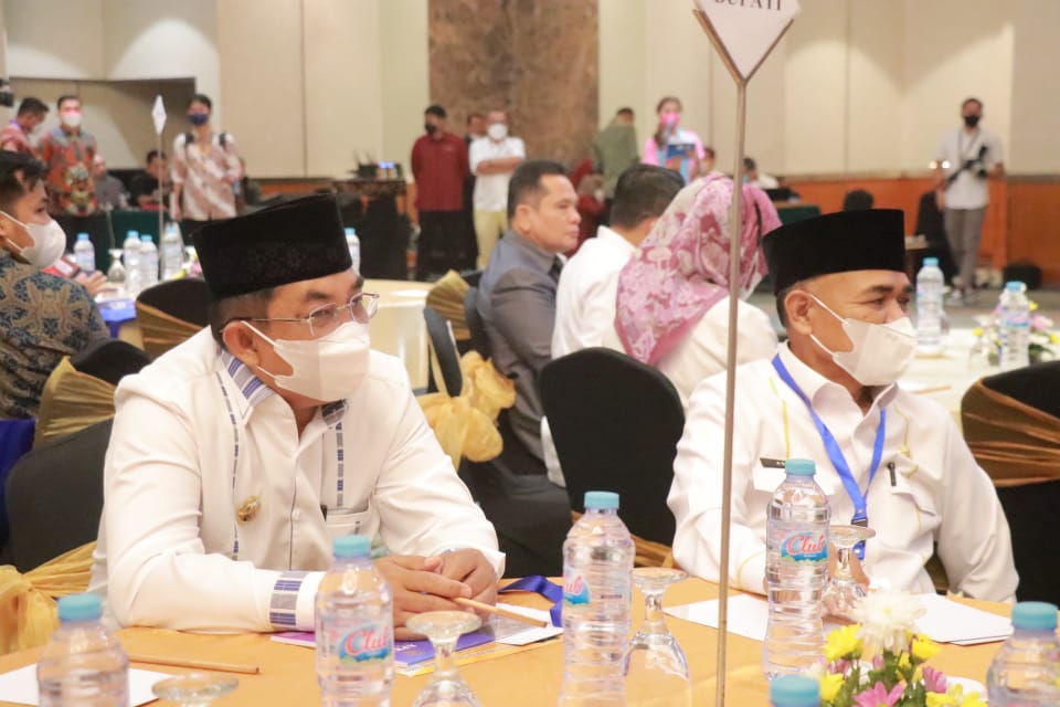 Bupati Tanjab Barat Hadiri Rakor APKASI