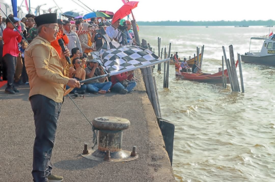 Bupati Tanjab Barat Buka Lomba Balap Pompong, Lestarikan Tradisi Bahari dan Dongkrak Wisata Daerah