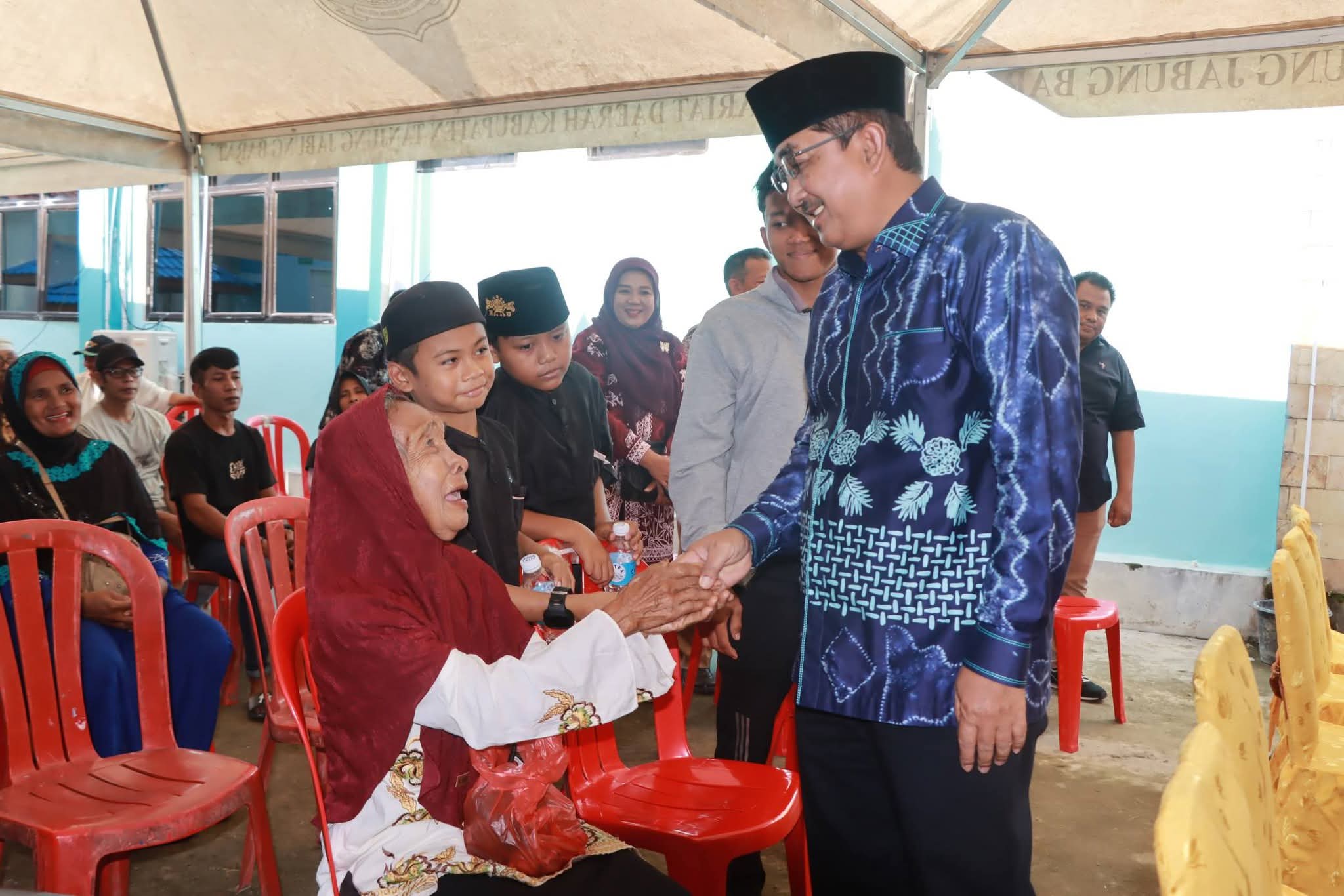 Bupati Resmikan Operasi Katarak Gratis dan Salurkan Bantuan ATENSI untuk Warga Rentan