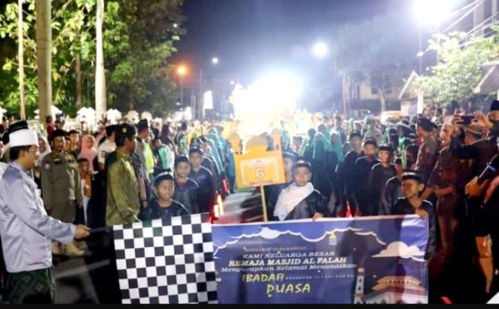 Bupati Tanjabbar Lepas Peserta Festival Arakan Sahur Minggu Ke-Tiga