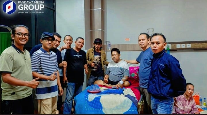 Persahabatan Satu Profesi, Media Group Kunjungi Rekan Media Yang Sakit 