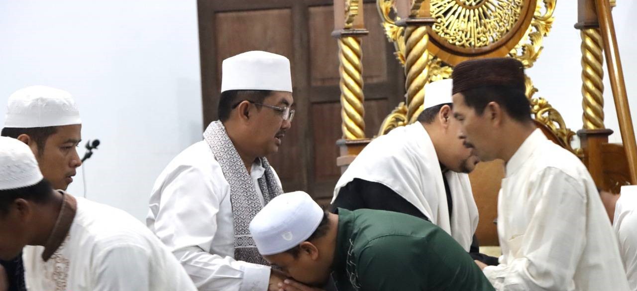 Safari Subuh di Masjid Hidayatullah, Anwar Sadat Ajak Masyarakat Untuk Gemar Membaca