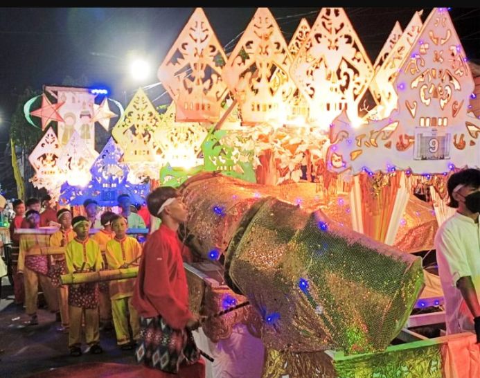 13 Peserta Meriahkan Arakan Sahur Ramadhan 2023, Penonton membludak