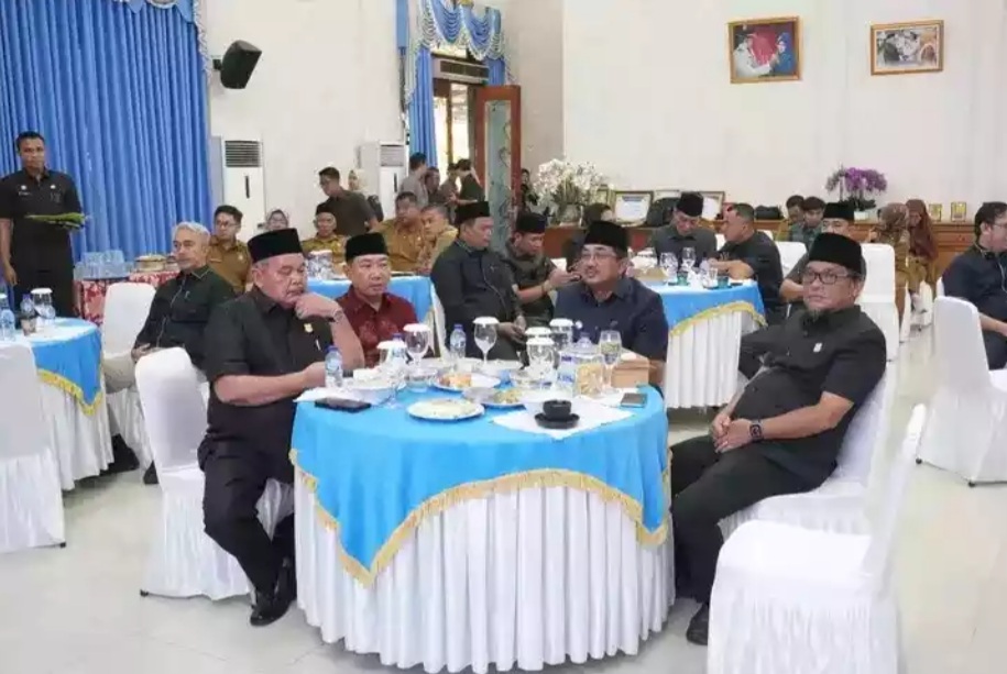Pimpinan dan Anggota DPRD Tanjabbar Hadiri Coffe Morning Bersama Bupati dan Kepala OPD