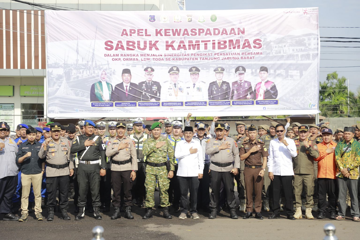 Apel Sabuk Kamtibmas Digelar di Polres Tanjab Barat, Bupati Anwar Sadat Ajak Masyarakat Perkuat Persatuan