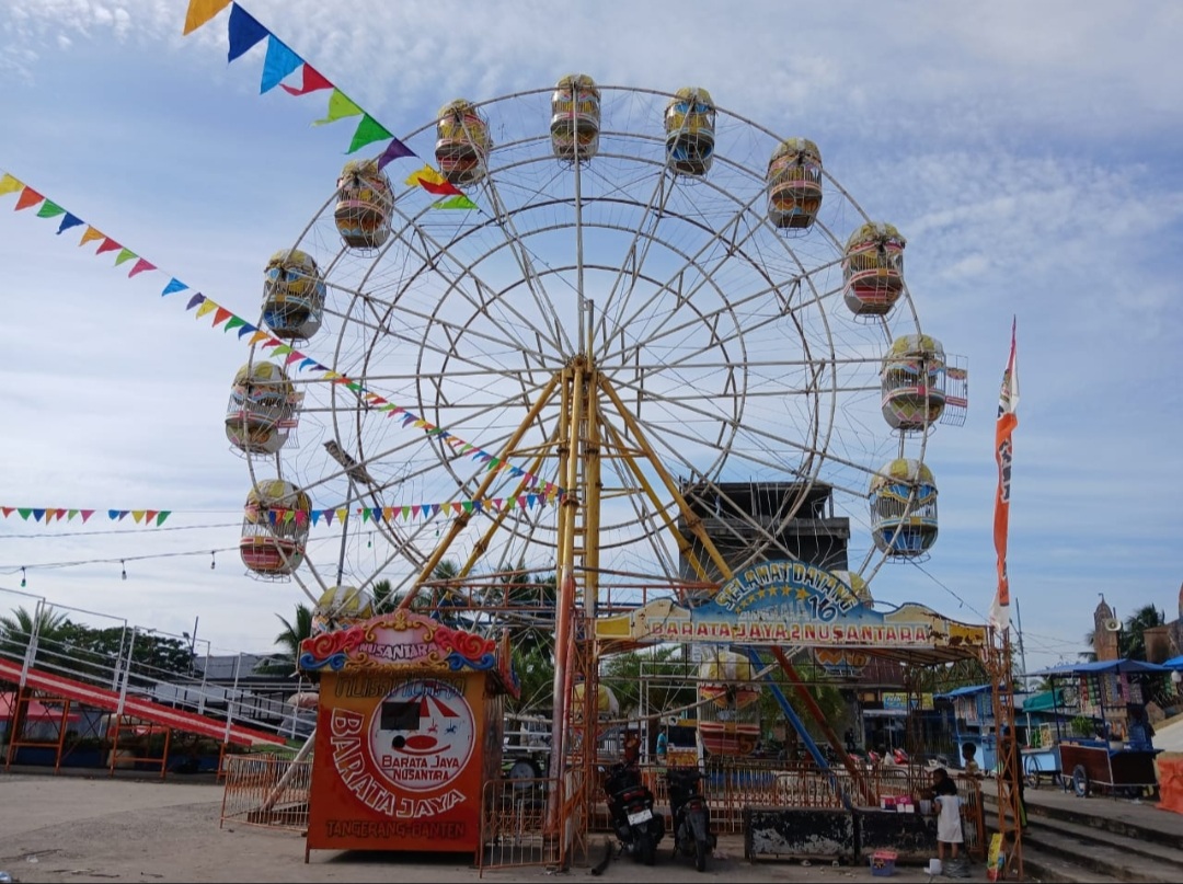 HUT ke-80 TNI Gelar Bazar dan Pasar Malam Di Alun-Alun Kuala Tungkal