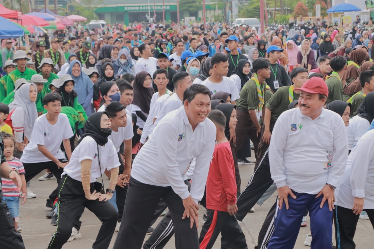 Peringatai HKN, Hairan Minta Nakes Tanjab Barat Berikan Pelayanan yang Cepat, Tanggap dan Transparan