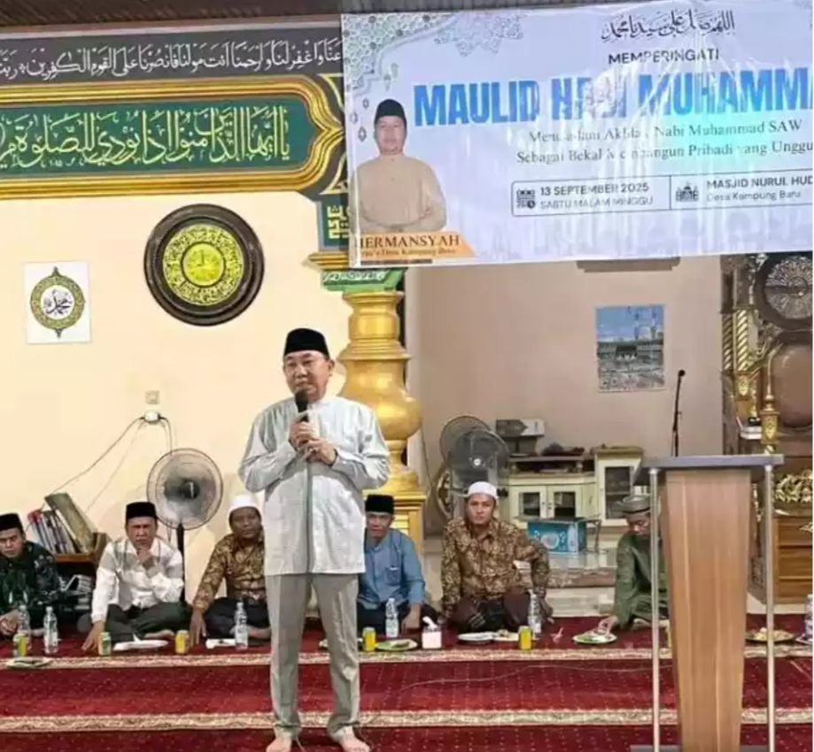 Di Tengah Malam Desa Kampung Baru, Warga Khusyuk Peringati Maulid Nabi Bersama Ketua DPRD