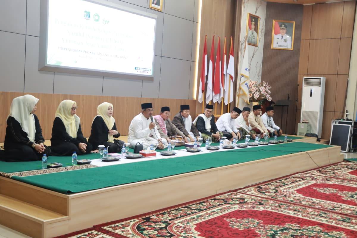 Bupati Anwar Sadat Tekankan Peran Ulama dalam Pembinaan Umat di Tanjab Barat