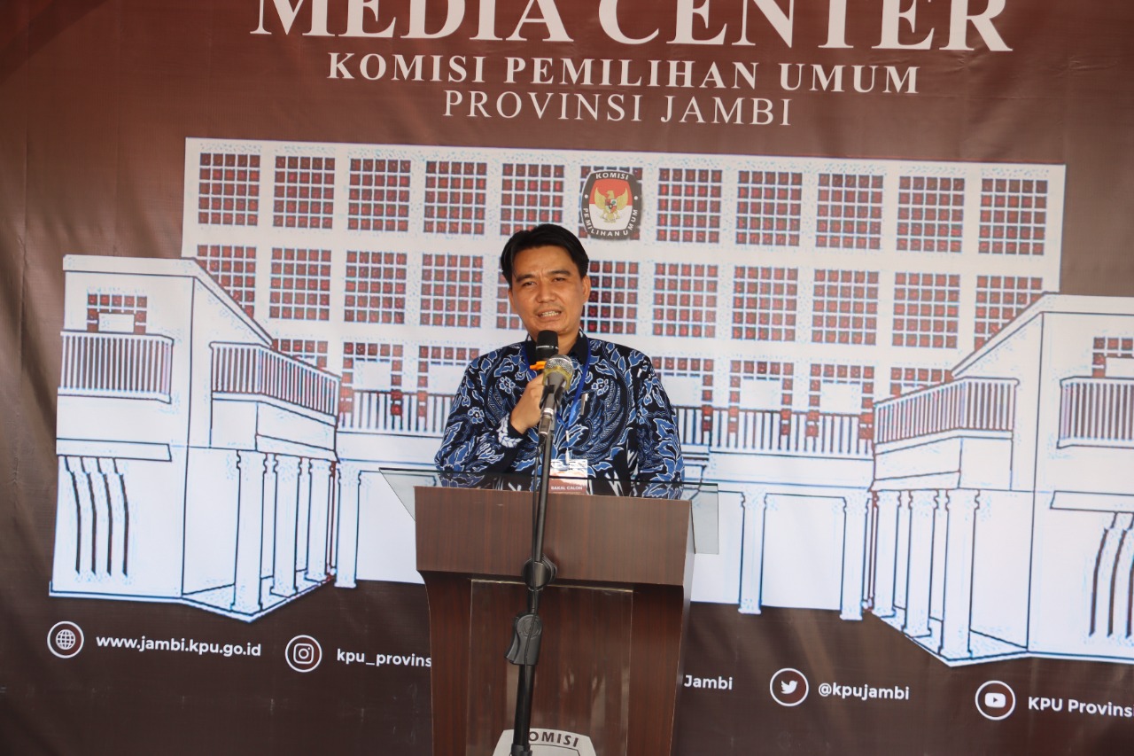 Serahkan Berkas Pendaftaran DPD RI, Heri Kusnadi Klaim Basis Pada Tiga Daerah