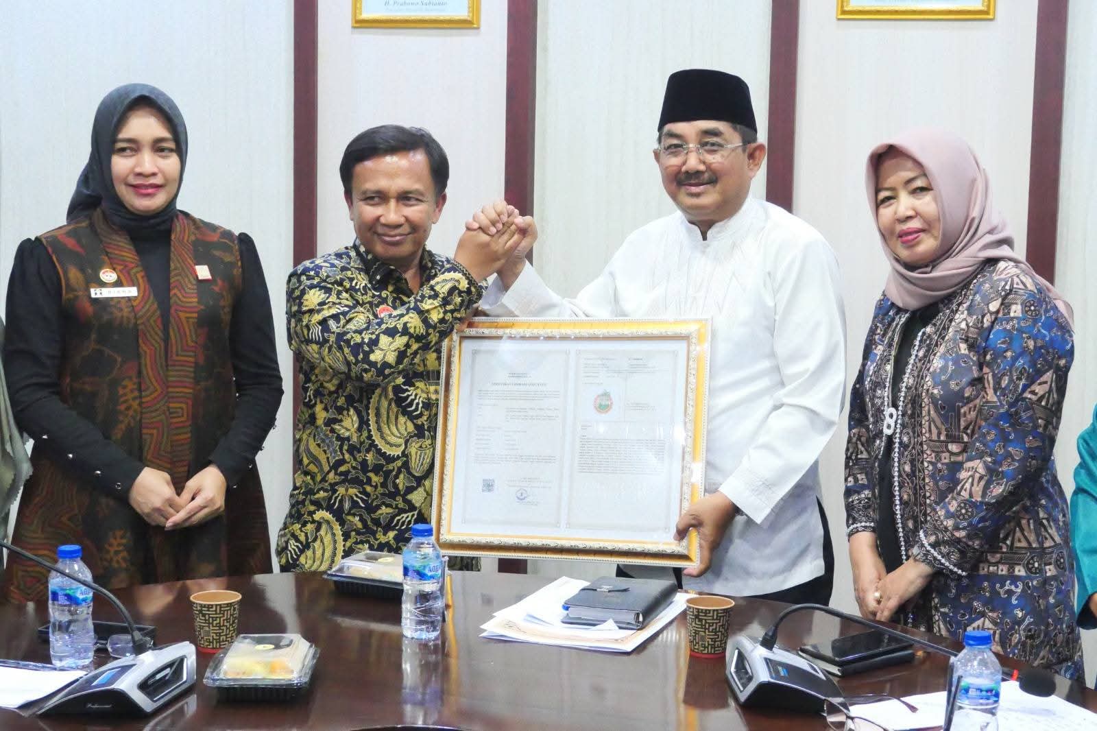 Pinang Betara Resmi Kantongi Sertifikat Indikasi Geografis, Bupati Sebut Peluang Ekonomi Baru