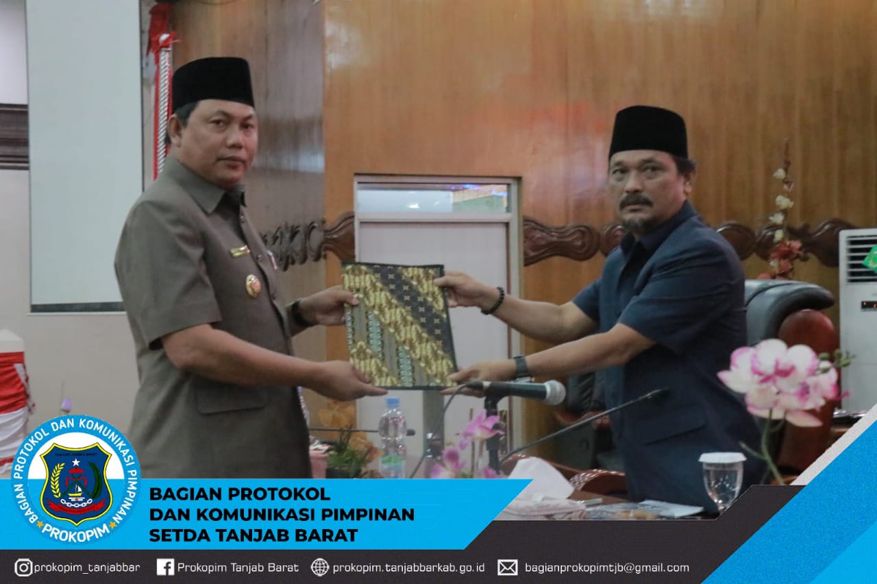 Wakil Bupati Hadiri Rapat Paripurna DPRD Penyampaian Tanggapan Bupati atas Pandangan Umum Anggota DPRD